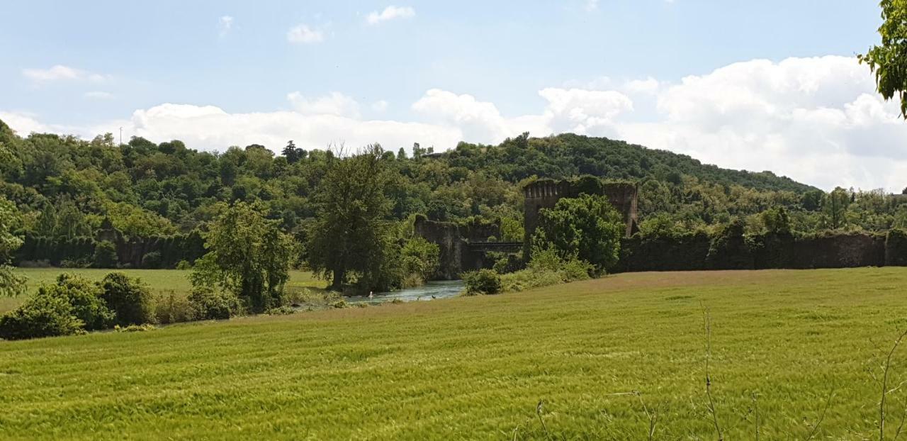 Corte La Guarnigione Valeggio sul Mincio Buitenkant foto